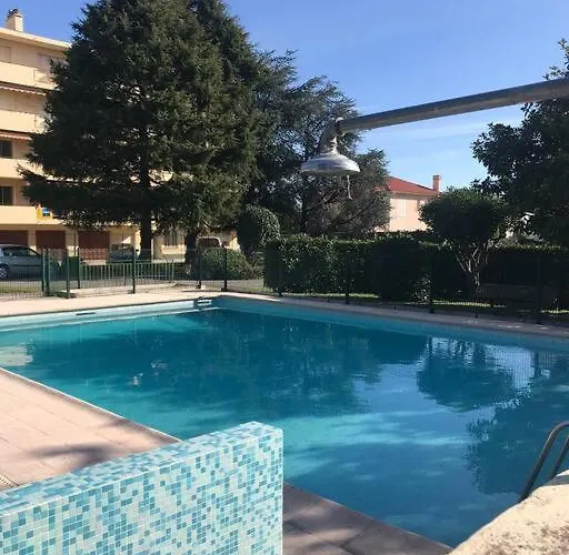 Location Saisonnière 2 P Antibes-piscine-climatisation-terrasse Au Calme *